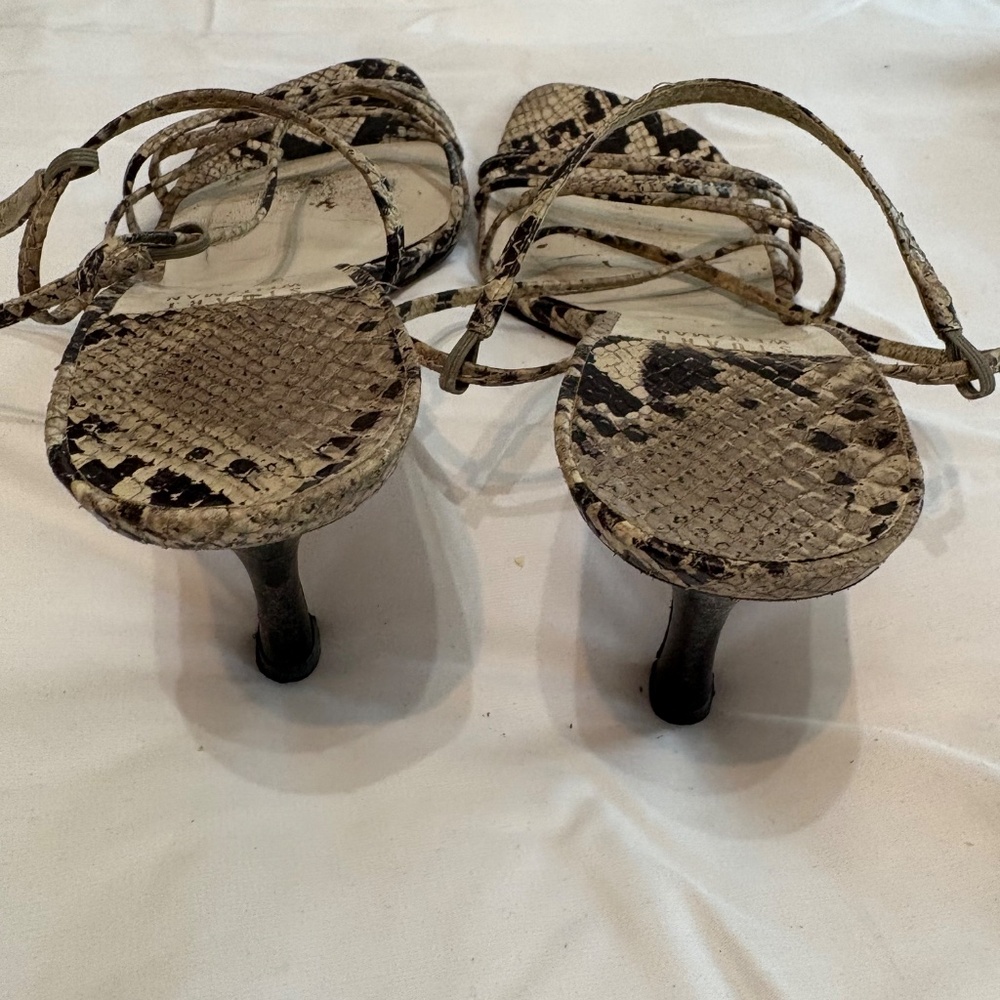 Heels - Picture 3 of 3